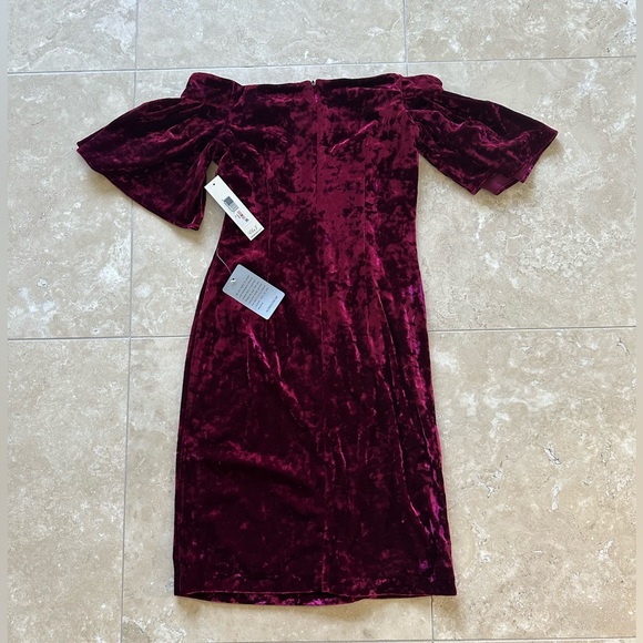 NWT Eliza J Burgundy Wine Crushed Velvet Off The Shoulder Dress, Size 2 - Picture 5 of 6